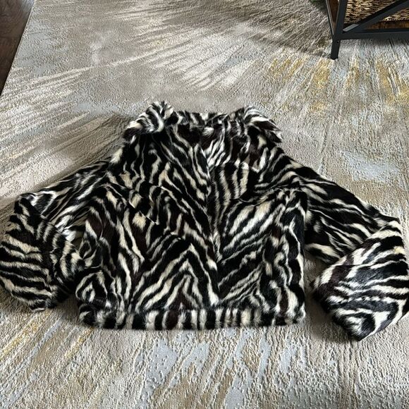 7 For All Mankind Women’s Faux Fur Zebra Print Jacket Sz M NWT - Picture 2 of 11